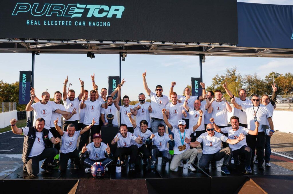 CUPRA e Mattias Ekström correram para a vitória e consagram-se campeões PURE ETCR em título de construtores e de pilotos