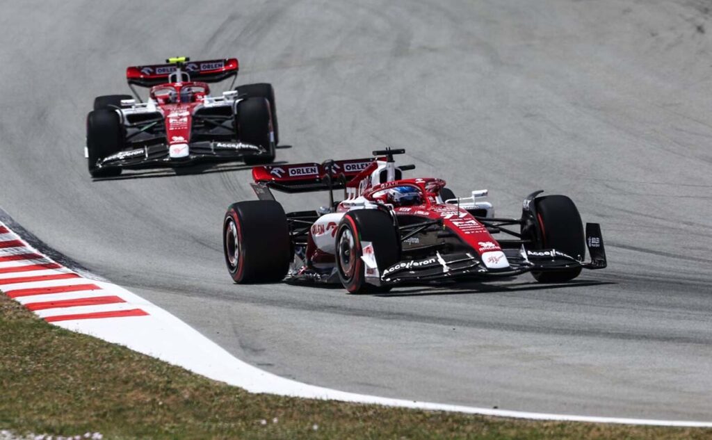 Alfa Romeo F1 Team ORLEN conquistou um lugar entre os dez melhores na qualificação para o GP de Espanha