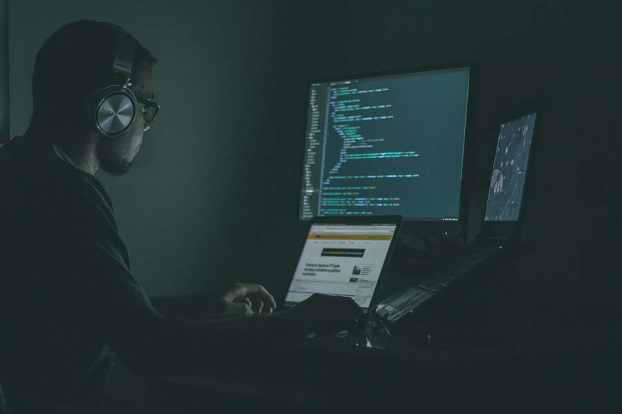Sophos avisa: estão a aumentar as fraudes relacionadas com criptomoedas e romance