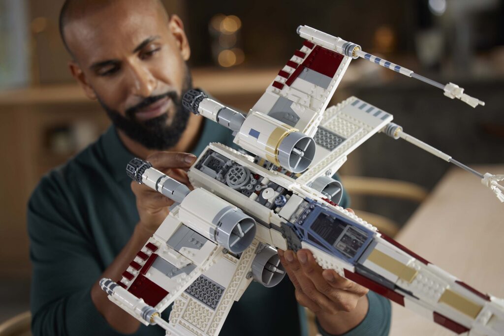 Junte-se ao Esquadrão Vermelho da Aliança Rebelde com o novo set LEGO Star Wars™ Ultimate Collector Series X-wing Starfighter™