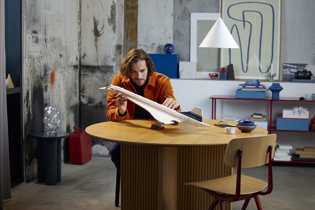 LEGO a 2 400 km por hora