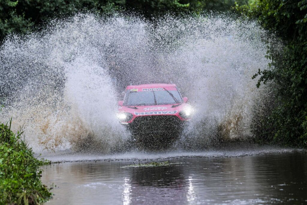 Maria Luís Gameiro vence entre as senhoras e Team Motivo JCB sob ao pódio do T1+