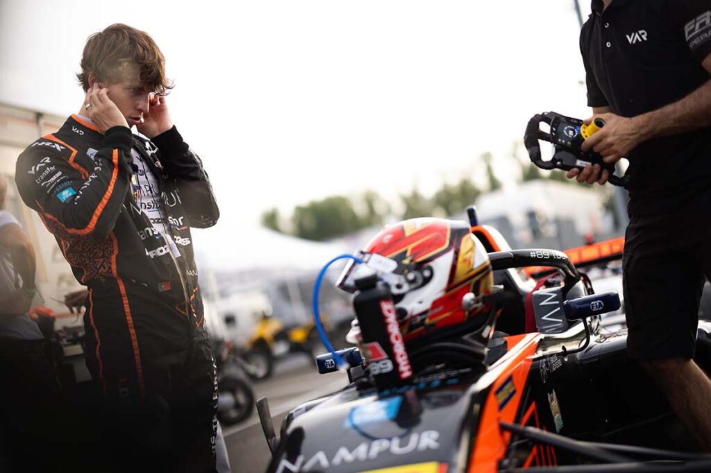 Ivan Domingues assina com a Van Amersfoort Racing e faz Mundial Fórmula 3 em 2025