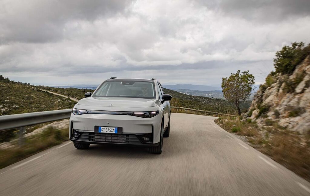 Leapmotor revela o C10 AWD de 598 cv no Salão Automóvel de Zurique