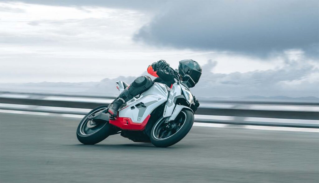 EICMA – Ultraviolette revela novas motos elétricas: X-47 Crossover, Tesseract, Shockwave e F99, além de um novo capacete com conectividade por radar