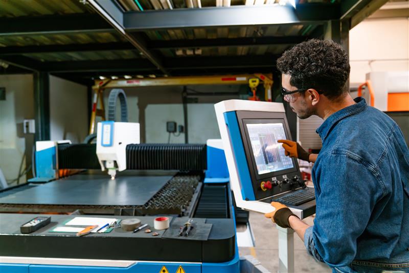 Automação e IA estimulam emprego na indústria transformadora