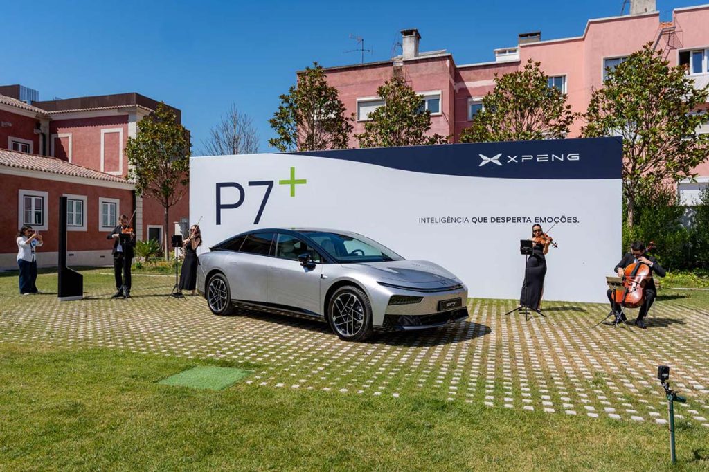 Novo XPENG P7+ chega a Portugal com foco em tecnologia, espaço e eficiência
