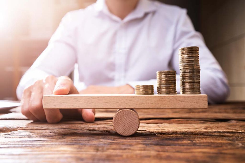 Europa enfrenta défice de investimento de 700 mil milhões de dólares. Portugal combina redução da dívida pública com menor criação de riqueza