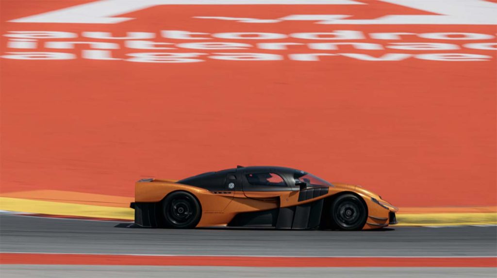 Adamastor Furia em exposição no Autódromo Internacional do Algarve durante a corrida final do GT World Challenge Europe