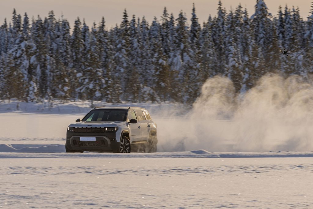 “Unleash the fun” com o Jeep® Compass 4xe, o expoente máximo da capacidade